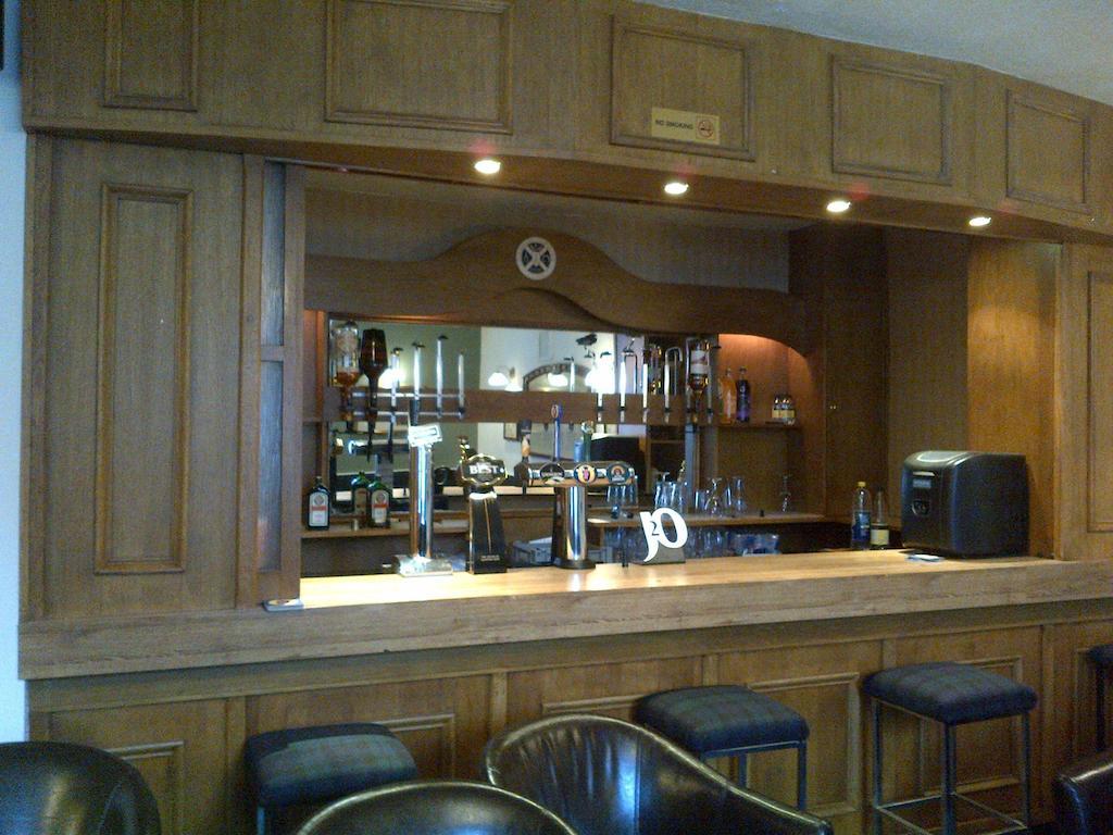 Crown Hotel Langholm 외부 사진